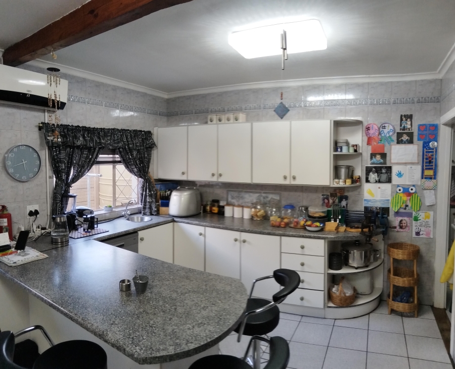 4 Bedroom Property for Sale in Bothasrus Eastern Cape